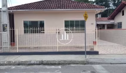 Casa 3 Dormitórios, Sendo 1 Suíte