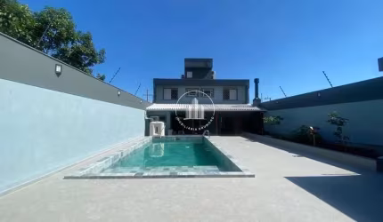Casa 4 Quartos com 2 Suítes e 210m² - Balneário