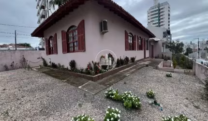 Casa 4 Quartos com 1 Suíte e 187m² - Barreiros
