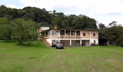 Chácara à venda, com 144.000m² com Plantas frutíferas, espaço gramado, 3 lagos com nascentes, Casa