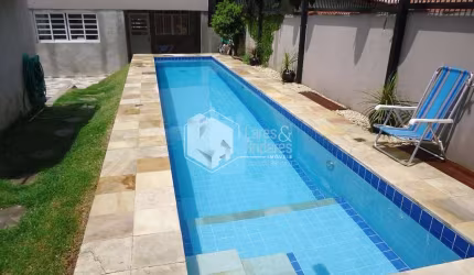 Sobrado para venda com 4 quartos, sendo 4 suítes, 220m²