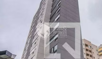 Apartamento à venda, com 42m² todo reformado e novo, todas as áreas com planejados. Equipado e mobi