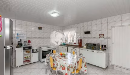 Casa tipo para venda com 4 quartos, 250m²