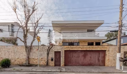 Sobrado para venda com 3 quartos, 388m²