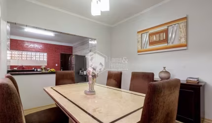 Casa tipo para venda com 3 quartos, sendo 2 suítes, 392m²