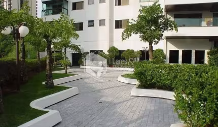 Apartamento tipo para venda com 3 quartos, sendo 3 suítes, 243m²