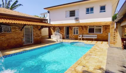 Sobrado à venda, 710m² com 4 dorm sendo 2 suítes, 8 vagas, casa com edícula, piscina com cascata e