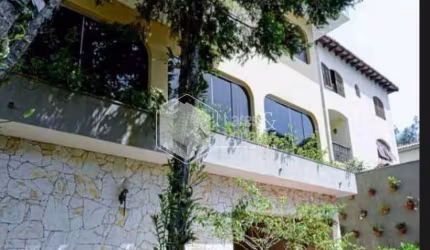 SOBRADO À VENDA COM 488 M², 4 SUÍTES, MÓVEIS PLANEJADOS, ESCRITÓRIO,  8 VAGAS E TERRAÇO GOURMET - J