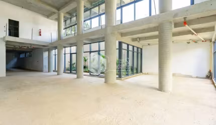 Conjunto comercial para venda e locação, 897m²