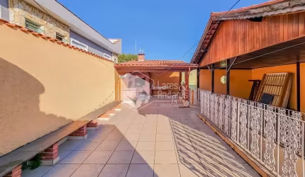 Casa tipo para venda com 3 quartos, sendo 1 suíte, 241m²