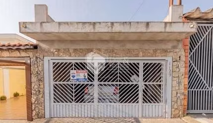 Sobrado para venda com 2 quartos, sendo 1 suíte, 228m²