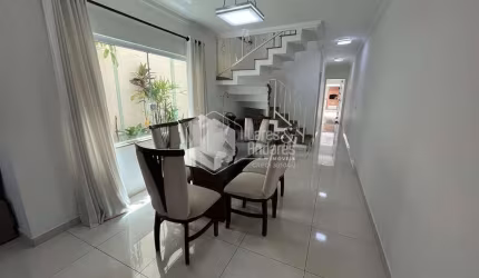 Sobrado para venda com 4 quartos, sendo 2 suítes, 208m²