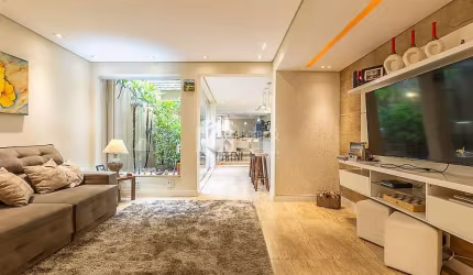 Sobrado para venda com 4 quartos, sendo 3 suítes, 300m²