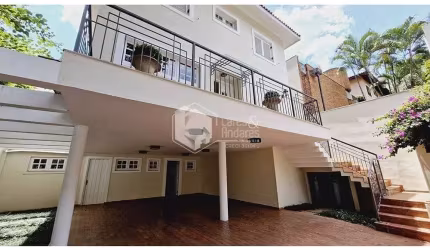 Casa em Condomínio à venda 4 Quartos 4 Suites 5 Vagas 329M² Jardim Vitória Régia São Paulo - SP