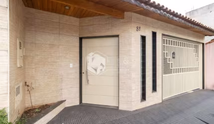 Casa tipo para venda com 2 quartos, sendo 1 suíte, 240m²