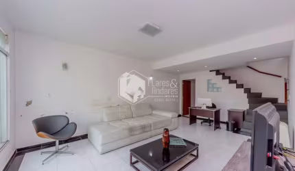 Sobrado para venda com 2 quartos, sendo 1 suíte, 132m²