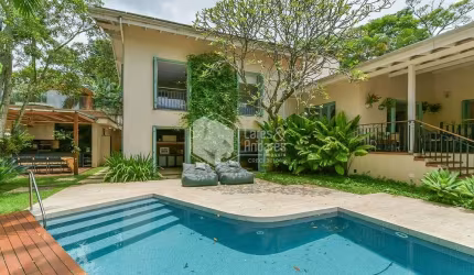 Casa tipo para venda com 5 quartos, sendo 2 suítes, 442m²