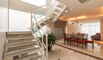 Casa em condomínio para venda com 4 quartos, sendo 4 suítes, 336m²
