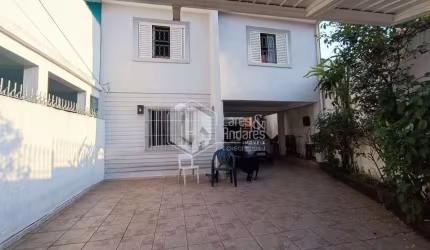 Casa tipo para venda com 3 quartos, sendo 2 suítes, 190m²