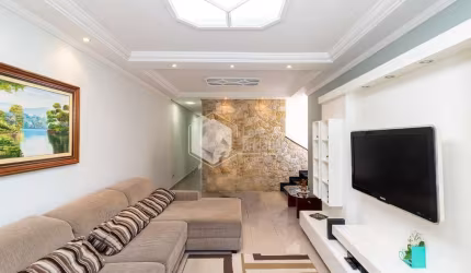 Casa tipo para venda com 3 quartos, sendo 3 suítes, 168m²