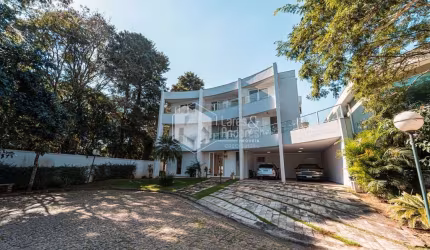 Casa em condomínio para venda com 6 quartos, sendo 4 suítes, 700m²