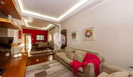 Casa tipo para venda com 3 quartos, sendo 1 suíte, 215m²