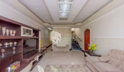 Sobrado para venda com 3 quartos, sendo 1 suíte, 322m²
