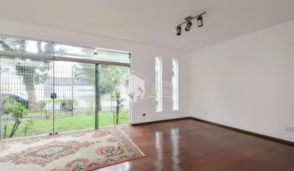 Sobrado para venda com 4 quartos, sendo 2 suítes, 331m²