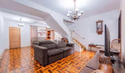 Casa tipo para venda com 3 quartos, sendo 1 suíte, 180m²