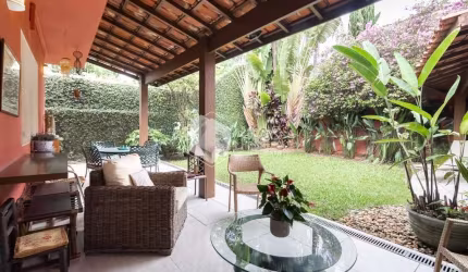 Casa tipo para venda com 3 quartos, sendo 2 suítes, 300m²