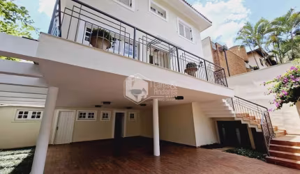 Casa em condomínio para venda com 4 quartos, sendo 4 suítes, 329m²