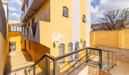 Sobrado para venda com 6 quartos, sendo 1 suíte, 273m²