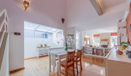 Casa tipo para venda com 3 quartos, sendo 3 suítes, 223m²