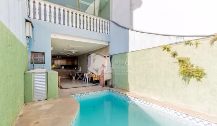 Sobrado para venda com 4 quartos, sendo 2 suítes, 385m²
