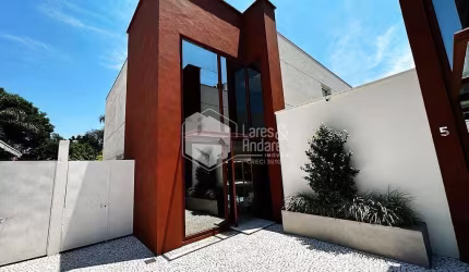 Casa em condomínio para venda com 4 quartos, sendo 4 suítes, 786.97m²