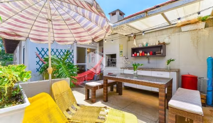 Sobrado para venda com 3 quartos, sendo 1 suíte, 160m²