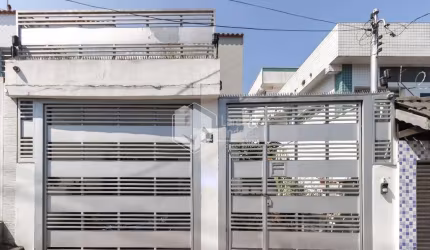 Sobrado para venda com 3 quartos, sendo 1 suíte, 183m²
