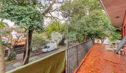 Sobrado para venda com 3 quartos, sendo 1 suíte, 288m²