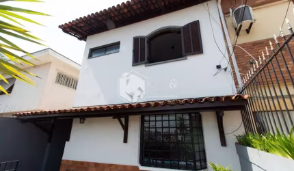 Casa tipo para venda com 3 quartos, 191m²