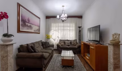 Casa tipo para venda com 4 quartos, sendo 2 suítes, 283m²