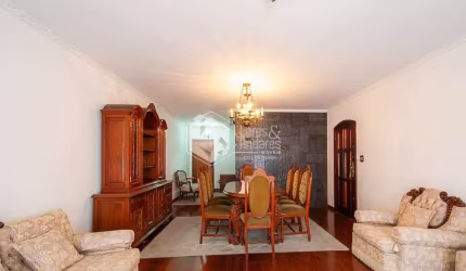 Sobrado para venda com 3 quartos, sendo 1 suíte, 243m²