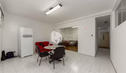 Casa tipo para venda com 4 quartos, sendo 1 suíte, 317m²