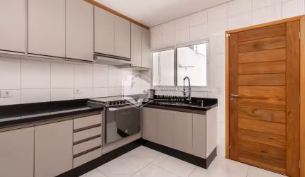Sobrado para venda com 3 quartos, sendo 1 suíte, 107m²