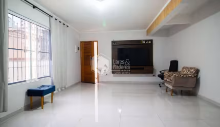 Casa tipo para venda com 4 quartos, sendo 2 suítes, 170m²