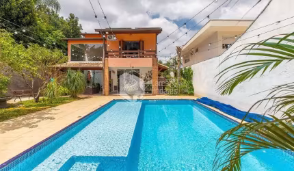 Sobrado para venda com 4 quartos, sendo 2 suítes, 454m²