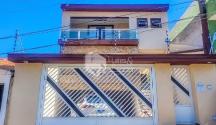 Sobrado para venda com 3 quartos, sendo 1 suíte, 179m²