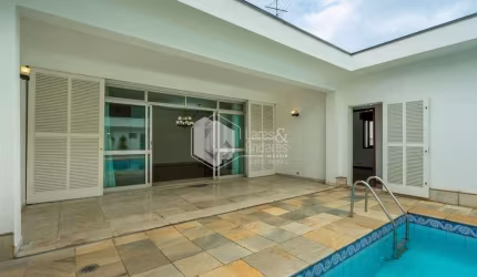 Casa tipo para venda com 4 quartos, sendo 4 suítes, 665m²