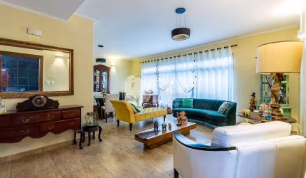 Casa tipo para venda com 3 quartos, sendo 1 suíte, 267m²