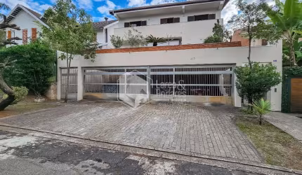 Casa tipo para venda com 3 quartos, sendo 3 suítes, 700m²