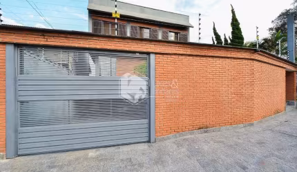 Sobrado para venda com 4 quartos, sendo 3 suítes, 422m²